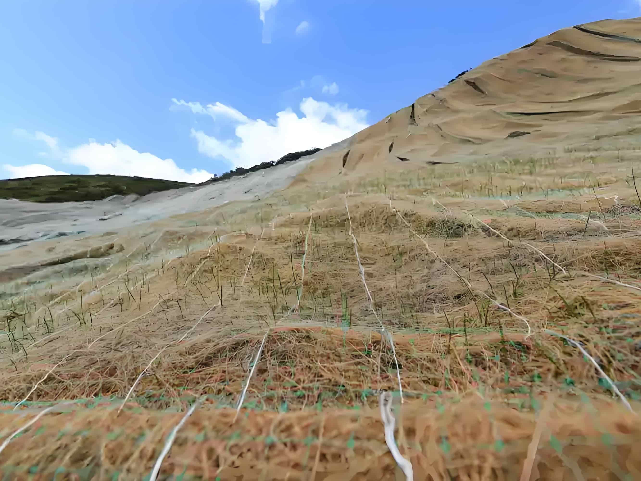 Présentation de la production de la couverture anti-érosion en fibres naturelles (couverture en noix de coco)