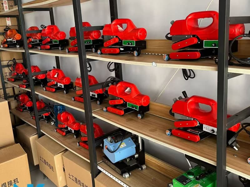 Tutoriel de soudage de géomembranes : Étapes et techniques de soudage de membranes en PEHD de qualité professionnelle | NUOKUNEGO