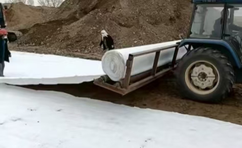 Géotextile ou géogrille : un choix concret dans le cadre d’un projet routier américain