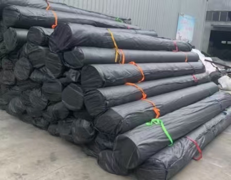 Application de géomembrane HDPE dans la raffinerie d'alumine AI Taweelah, Abu Dhabi, Émirats arabes unis
